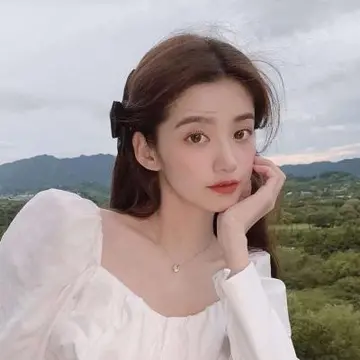 女生皮肤黑穿什么颜色显白（黑皮肤最显白的5个颜色）