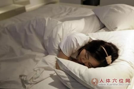 4个神奇的“安眠穴”，让你一觉睡到自然醒！